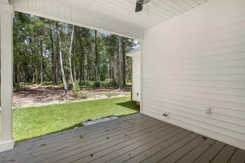 Exterior - 1128 W 19th Ave, Covington, LA 70433 photo 2 of 3