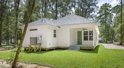 Exterior - 1128 W 19th Ave, Covington, LA 70433 photo 3 of 3