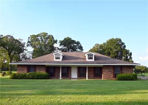 1351 Hwy 1188 Rd, Hessmer, LA 71341