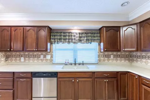 Kitchen - 413 Spartan Loop, Slidell, LA 70458 photo 4 of 5
