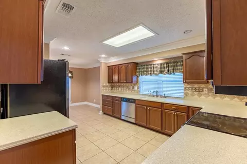 Kitchen - 413 Spartan Loop, Slidell, LA 70458 photo 1 of 5