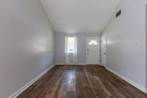 Living - 403 9th St, Slidell, LA 70458 photo 3 of 4