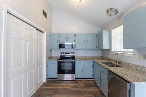 Kitchen - 403 9th St, Slidell, LA 70458 photo 1 of 3