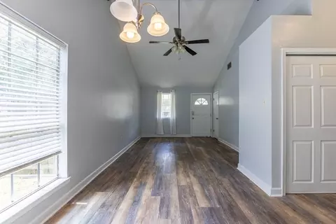 Living - 403 9th St, Slidell, LA 70458 photo 4 of 4