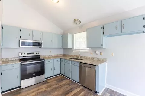 Kitchen - 403 9th St, Slidell, LA 70458 photo 2 of 3