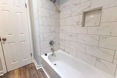 Bath - 403 9th St, Slidell, LA 70458 photo 3 of 3