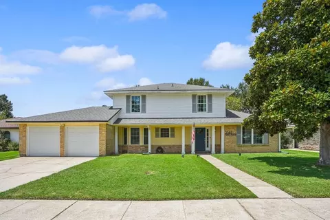 2161 Carmel Valley Dr, Laplace, LA 70068