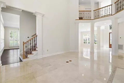 Living - 108 Red Bud Ct, Covington, LA 70433 photo 3 of 7