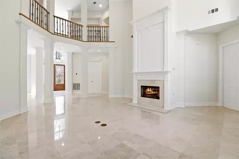 Living - 108 Red Bud Ct, Covington, LA 70433 photo 1 of 7