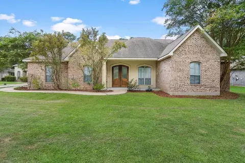 1510 Labarre St, Mandeville, LA 70448
