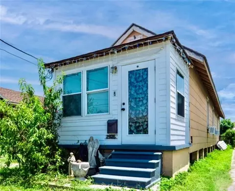 2925 Hollygrove St, New Orleans, LA 70118