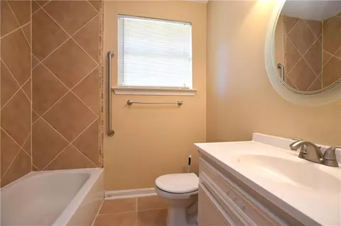 Bath - 825 Oak St, Slidell, LA 70458 photo 1 of 1