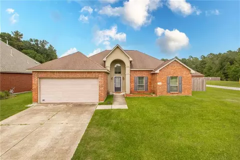 42082 Red Maple St, Hammond, LA 70403