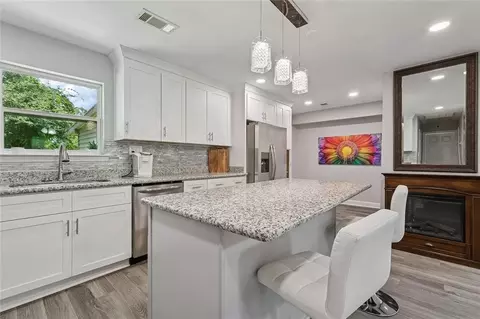 Kitchen - 36335 Eric St, Slidell, LA 70460 photo 2 of 2