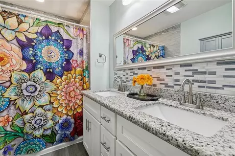 Bath - 36335 Eric St, Slidell, LA 70460 photo 1 of 3