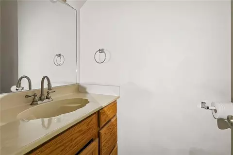 Bath - 310 Pearl Dr, Slidell, LA 70461 photo 3 of 4
