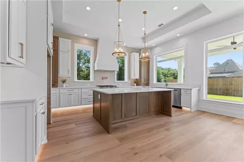 Kitchen - 1791 Hazel Dr, Mandeville, LA 70448 photo 2 of 5