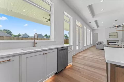 Entry Way - 1791 Hazel Dr, Mandeville, LA 70448 photo 3 of 4