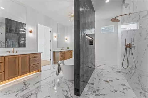 Bath - 1791 Hazel Dr, Mandeville, LA 70448 photo 5 of 7