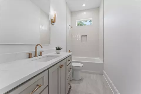 Bath - 1791 Hazel Dr, Mandeville, LA 70448 photo 7 of 7