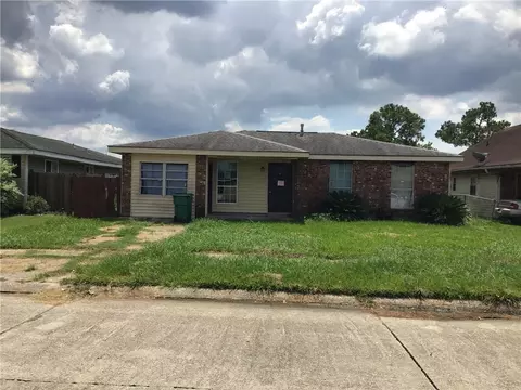 629 Taylorbrook Dr, Gretna, LA 70056