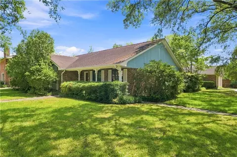 1434 Holiday Pl, New Orleans, LA 70114