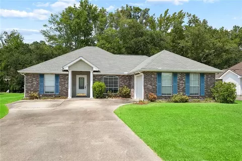 20369 Rue Jondolyn Dr, Ponchatoula, LA 70454