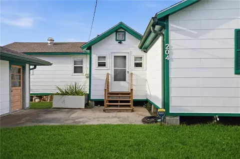 204 Overseas Ave, Belle Chasse, LA 70037