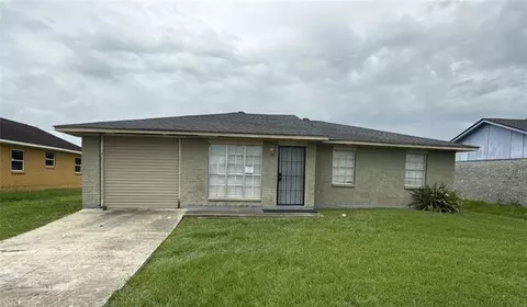 2084 Carver Dr, Marrero, LA 70072