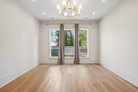 Living - 1609 Ox Bow Ln, Covington, LA 70433 photo 6 of 6