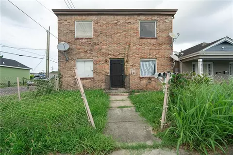 8739 Edinburgh St, New Orleans, LA 70118