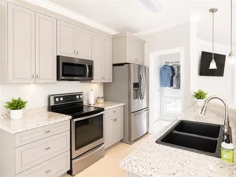 Kitchen - 22485 Gemstone Pl, Robert, LA 70455 photo 1 of 2