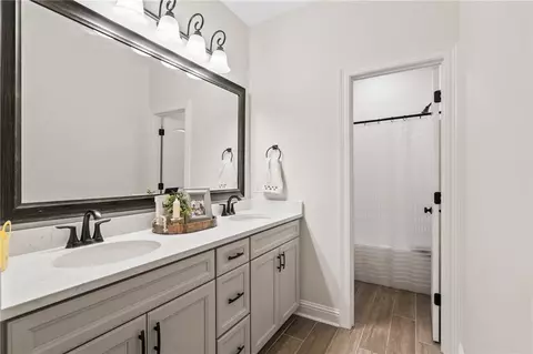Bath - 363 Saw Grass Loop, Covington, LA 70435 photo 2 of 3