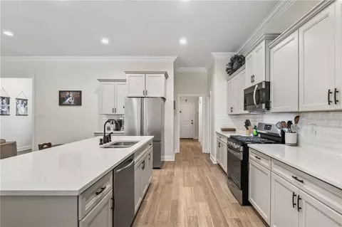 Kitchen - 363 Saw Grass Loop, Covington, LA 70435 photo 3 of 4