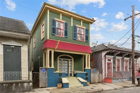 3805 Dauphine St, New Orleans, LA 70117