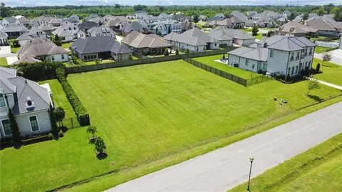 324 Cypress Crossing Dr, Belle Chasse, LA 70037