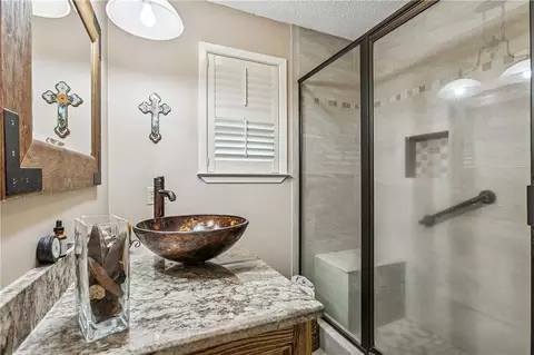 Bath - 20257 Lynda Dr, Springfield, LA 70462 photo 1 of 3
