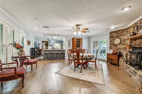 Dining - 20257 Lynda Dr, Springfield, LA 70462 photo 2 of 3