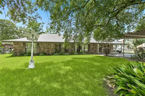 Exterior - 20257 Lynda Dr, Springfield, LA 70462 photo 2 of 9