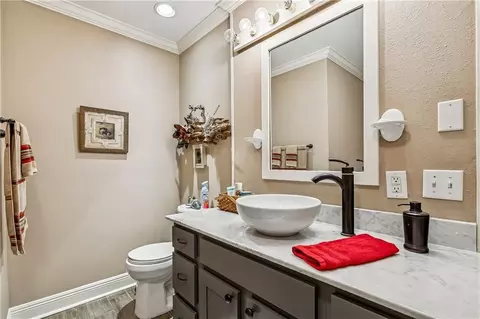 Bath - 20257 Lynda Dr, Springfield, LA 70462 photo 3 of 3