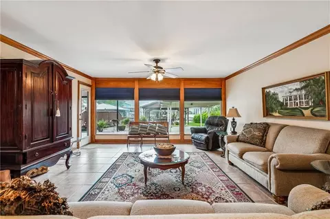Living - 20257 Lynda Dr, Springfield, LA 70462 photo 2 of 3