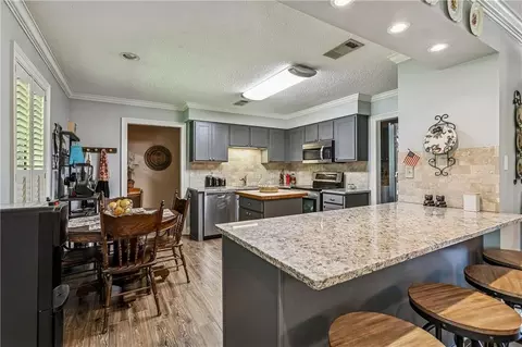 Kitchen - 20257 Lynda Dr, Springfield, LA 70462 photo 1 of 2