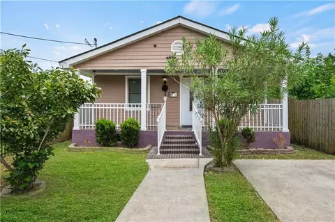 1711 Charbonnet St, New Orleans, LA 70117