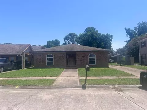 10200 Flossmoor Dr, New Orleans, LA 70127