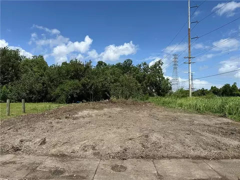 2630 Forstall St, New Orleans, LA 70117