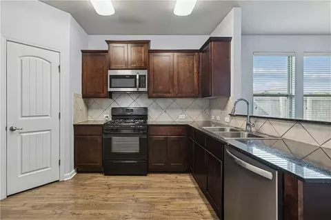 Kitchen - 101 E Lake Ct, Slidell, LA 70461 photo 1 of 1