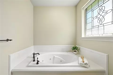 Bath - 416 Southdown Loop, Covington, LA 70433 photo 3 of 4