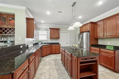 Kitchen - 416 Southdown Loop, Covington, LA 70433 photo 3 of 4