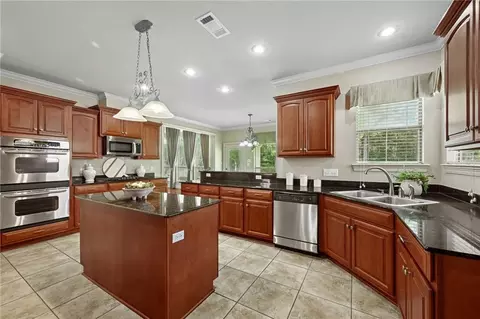 Kitchen - 416 Southdown Loop, Covington, LA 70433 photo 2 of 4
