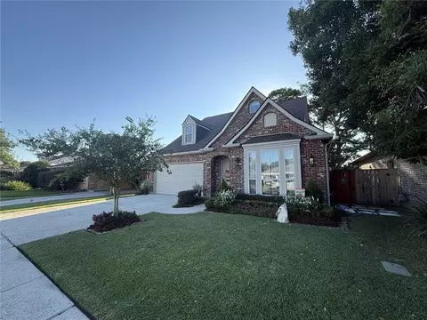 2732 Metairie Ct, Metairie, LA 70002